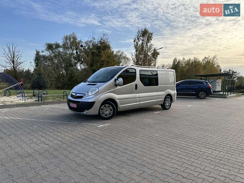 Минивэн Opel Vivaro 2013 в Дубно