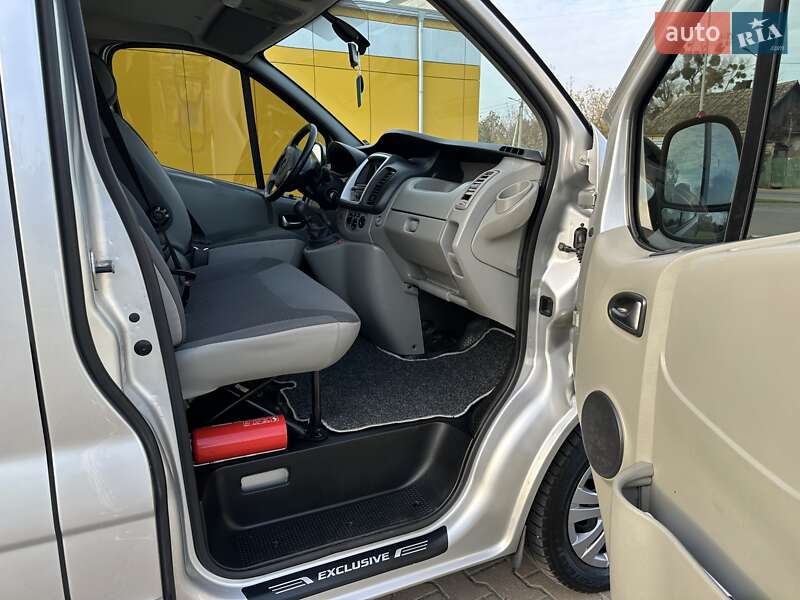 Минивэн Opel Vivaro 2013 в Дубно