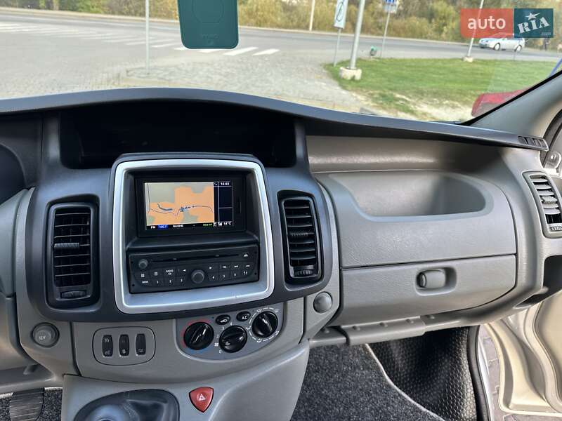 Минивэн Opel Vivaro 2013 в Дубно