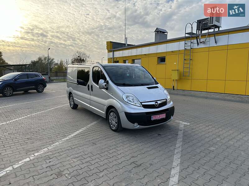 Минивэн Opel Vivaro 2013 в Дубно