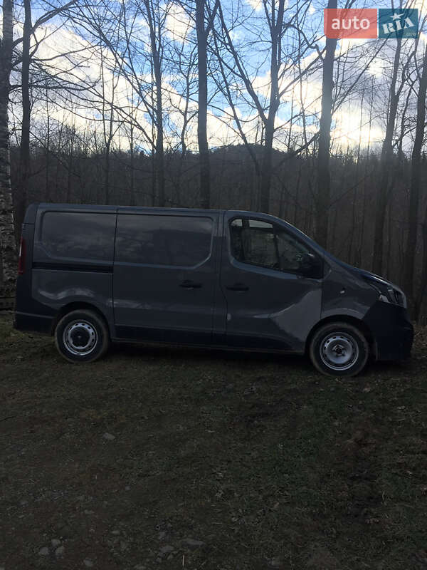 Минивэн Opel Vivaro 2015 в Ивано-Франковске