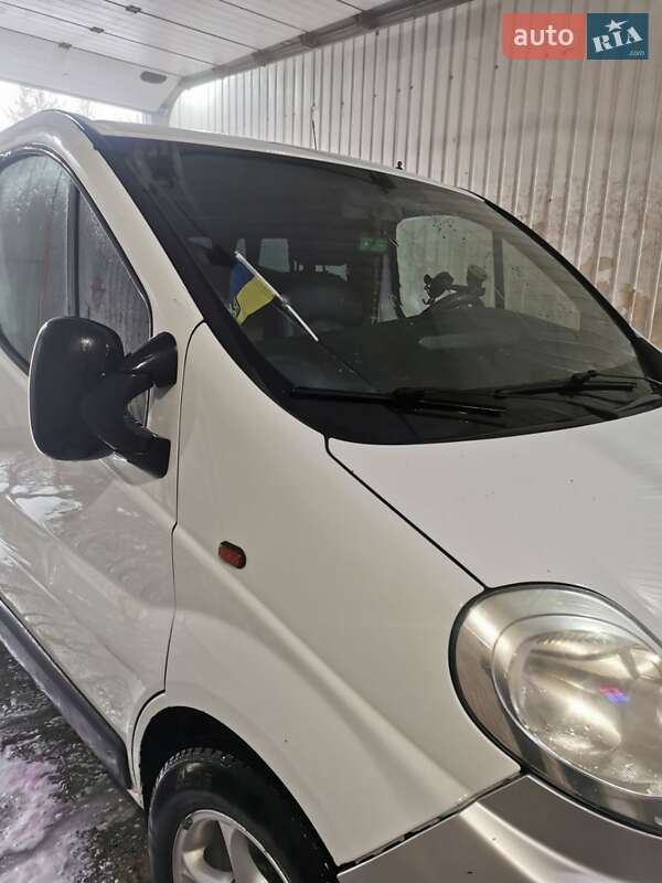 Минивэн Opel Vivaro 2004 в Хмельнике