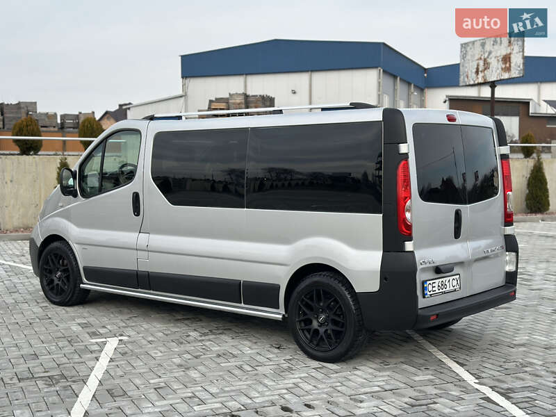 Мінівен Opel Vivaro 2013 в Чернівцях