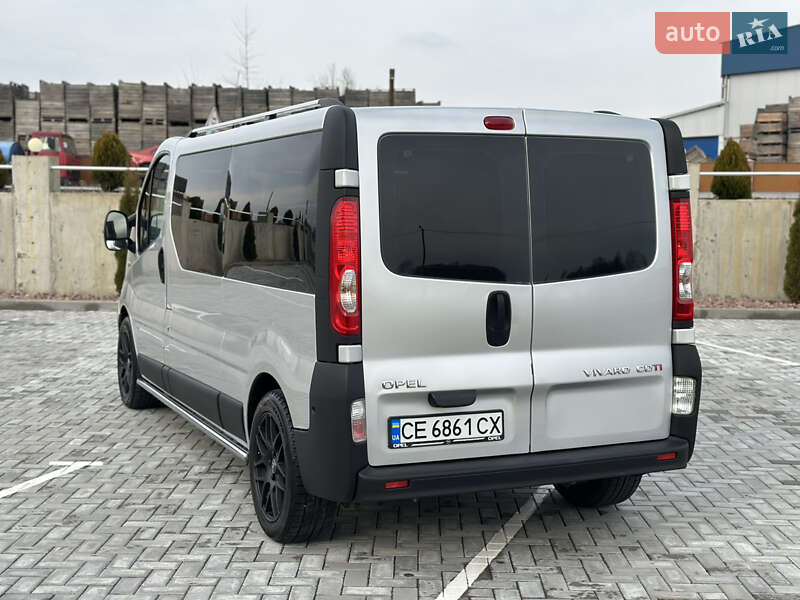 Мінівен Opel Vivaro 2013 в Чернівцях