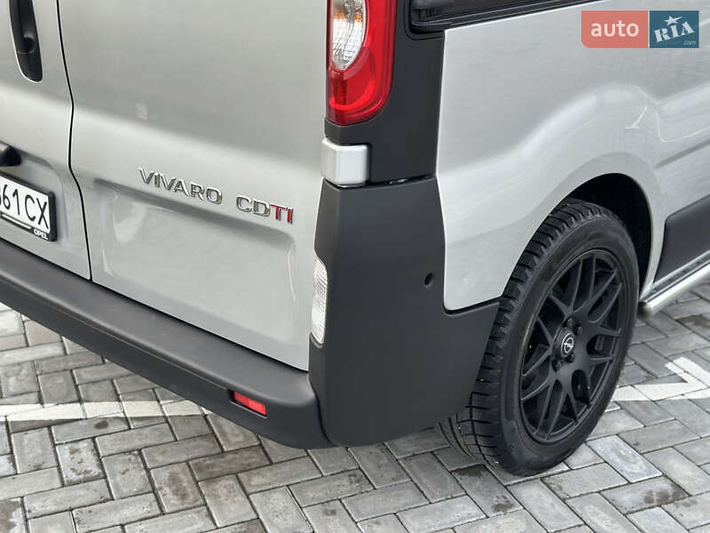 Мінівен Opel Vivaro 2013 в Чернівцях