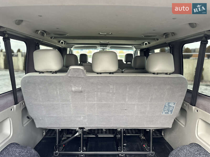 Мінівен Opel Vivaro 2013 в Чернівцях