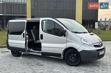 Минивэн Opel Vivaro 2013 в Черновцах