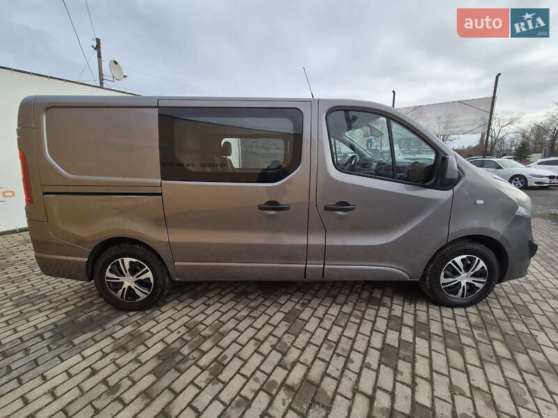 Грузовой фургон Opel Vivaro 2015 в Ровно