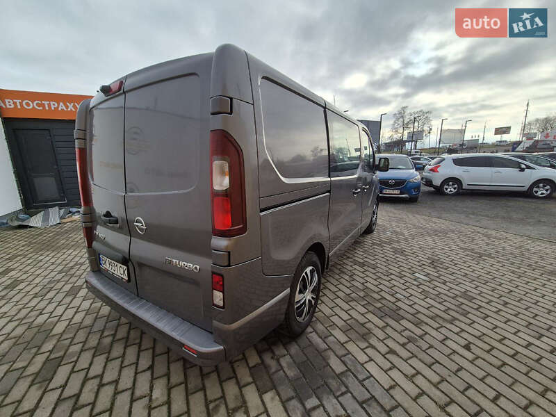 Грузовой фургон Opel Vivaro 2015 в Ровно