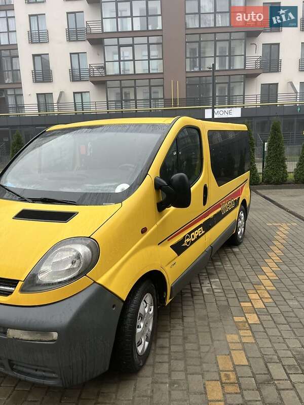 Мінівен Opel Vivaro 2004 в Новояворівську