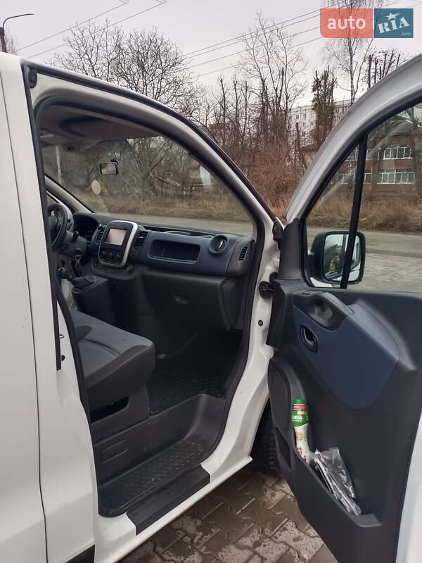 Вантажний фургон Opel Vivaro 2015 в Івано-Франківську