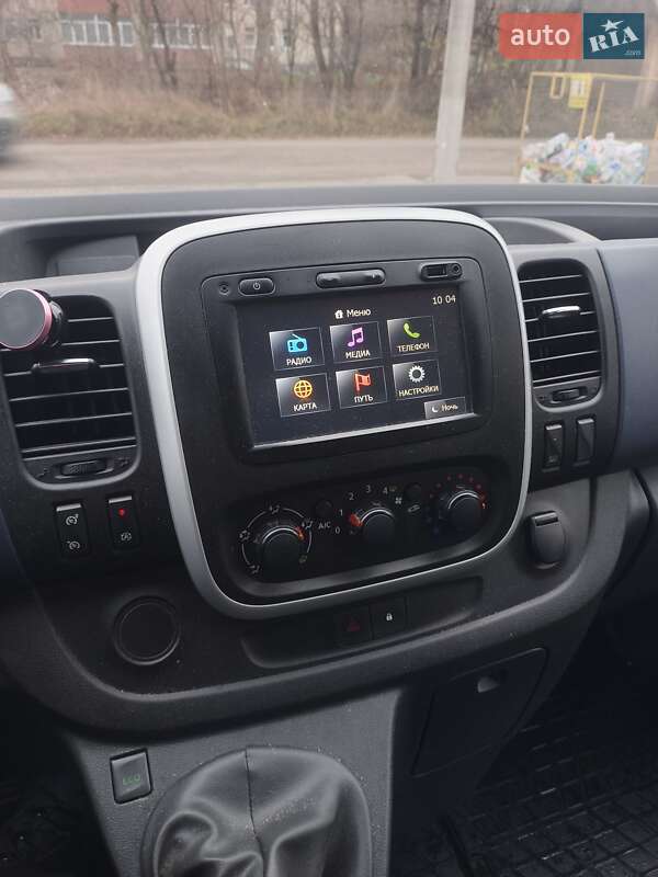 Вантажний фургон Opel Vivaro 2015 в Івано-Франківську