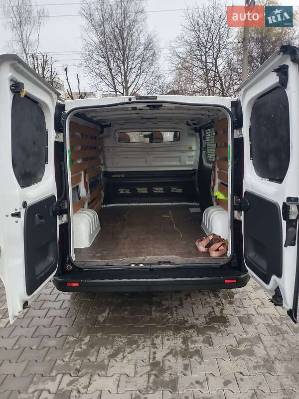 Вантажний фургон Opel Vivaro 2015 в Івано-Франківську