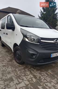 Вантажний фургон Opel Vivaro 2015 в Івано-Франківську