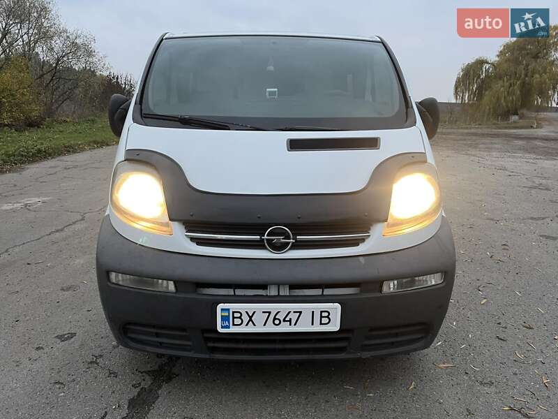 Минивэн Opel Vivaro 2001 в Теофиполе