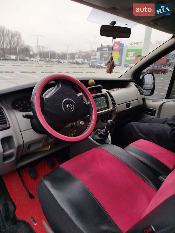 Минивэн Opel Vivaro 2004 в Подгородном