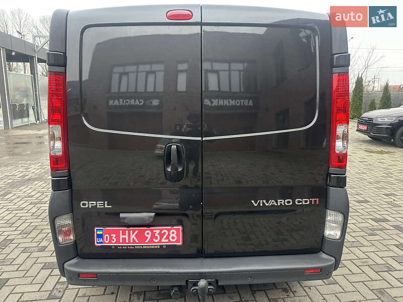 Грузовой фургон Opel Vivaro 2012 в Ровно