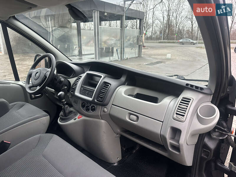 Грузовой фургон Opel Vivaro 2012 в Ровно