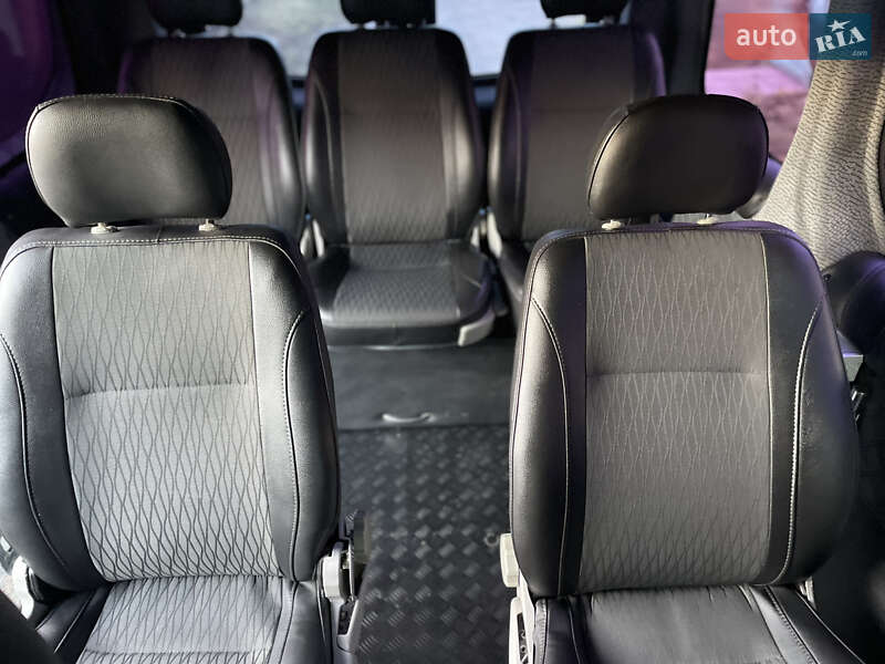 Минивэн Opel Vivaro 2006 в Староконстантинове