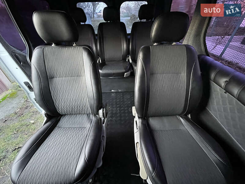 Минивэн Opel Vivaro 2006 в Староконстантинове