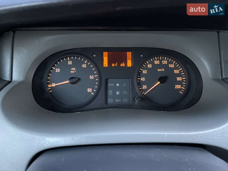 Минивэн Opel Vivaro 2006 в Староконстантинове