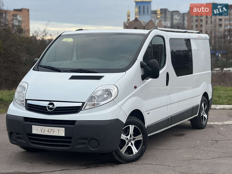 Минивэн Opel Vivaro 2014 в Ровно