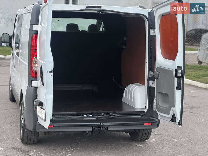 Минивэн Opel Vivaro 2014 в Ровно