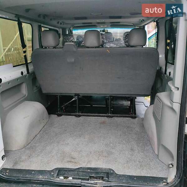 Минивэн Opel Vivaro 2011 в Ужгороде