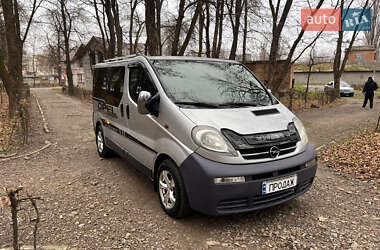Мінівен Opel Vivaro 2004 в Чернівцях