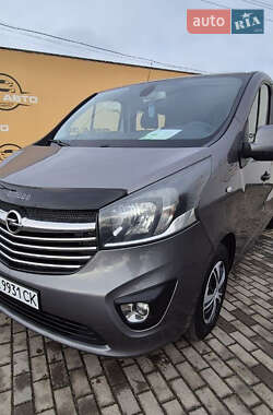 Минивэн Opel Vivaro 2015 в Ровно