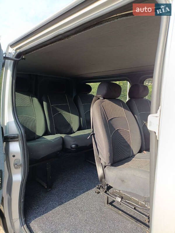 Минивэн Opel Vivaro 2003 в Иваничах