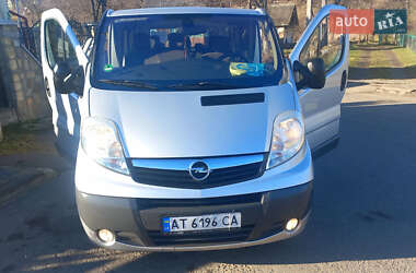 Минивэн Opel Vivaro 2011 в Делятине
