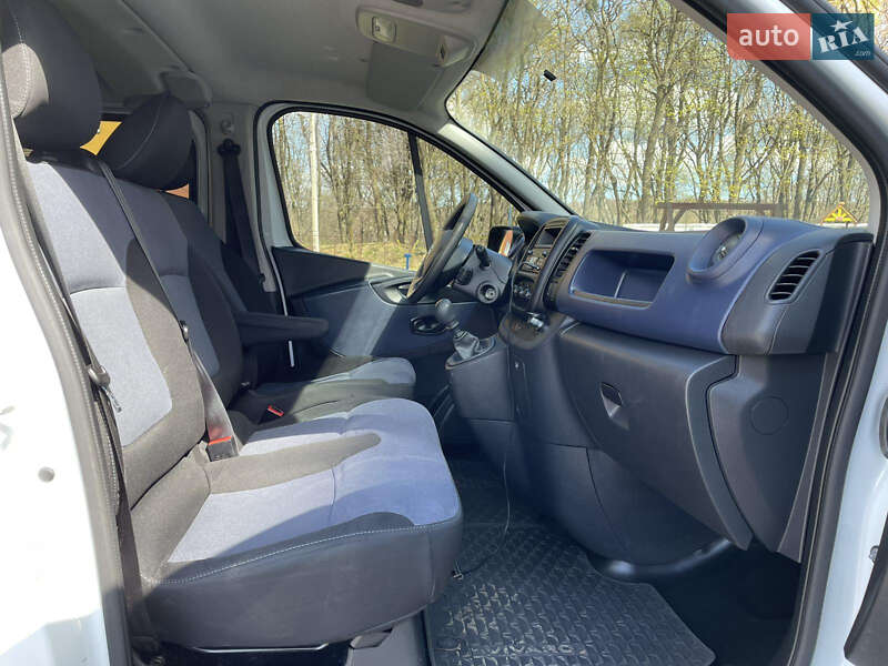 Вантажопасажирський фургон Opel Vivaro 2018 в Львові