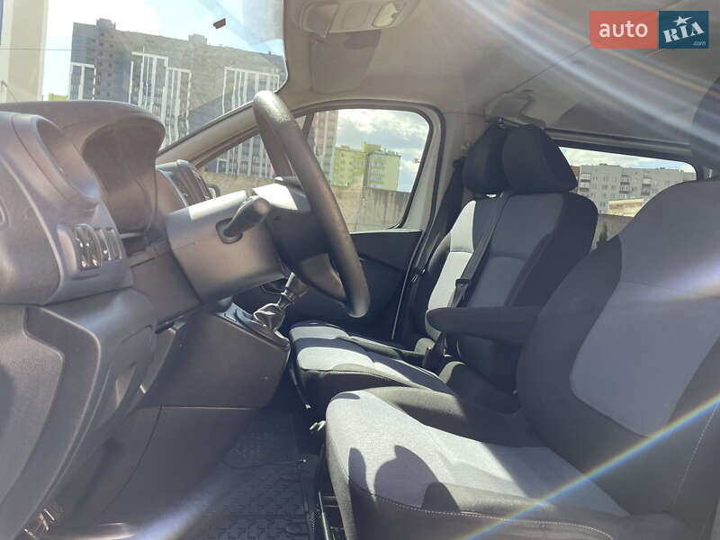 Вантажопасажирський фургон Opel Vivaro 2018 в Львові