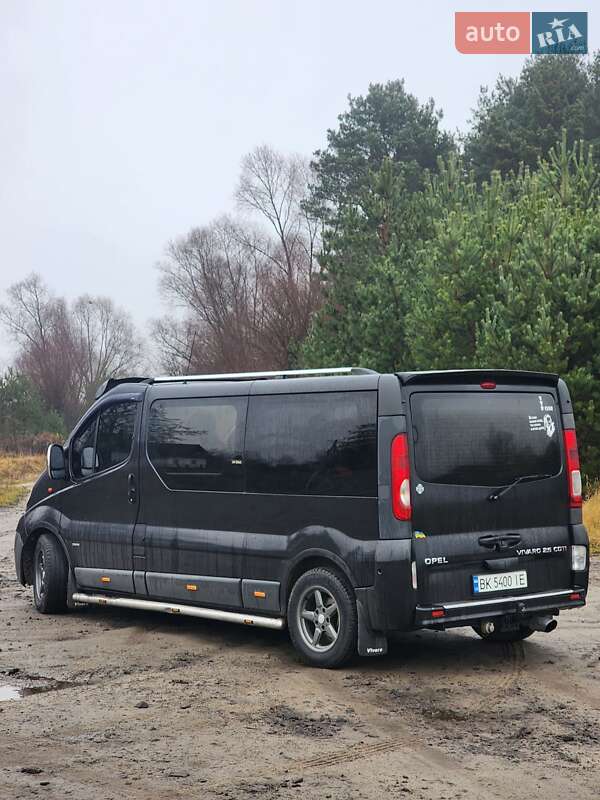 Мінівен Opel Vivaro 2007 в Острозі
