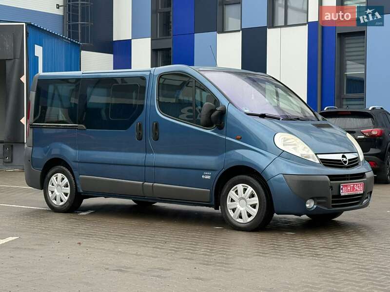 Мінівен Opel Vivaro 2009 в Карлівці