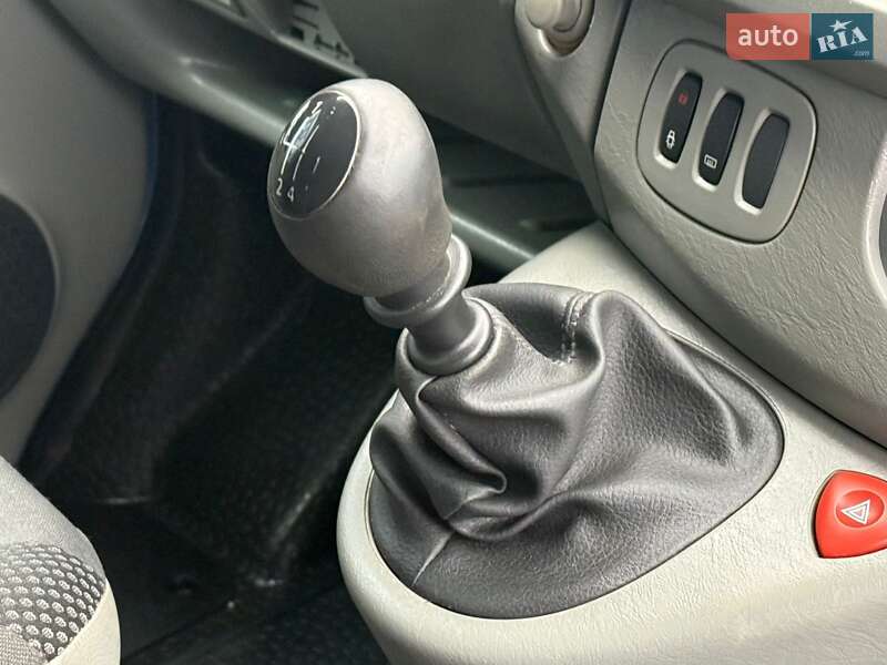 Мінівен Opel Vivaro 2009 в Карлівці