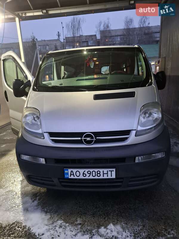 Opel Vivaro 2005