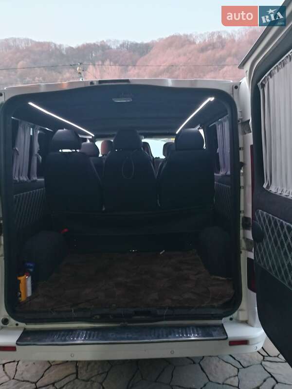 Мінівен Opel Vivaro 2015 в Нересниці