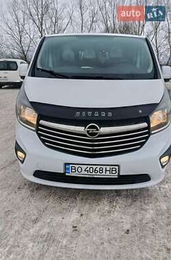 Мінівен Opel Vivaro 2015 в Бережанах