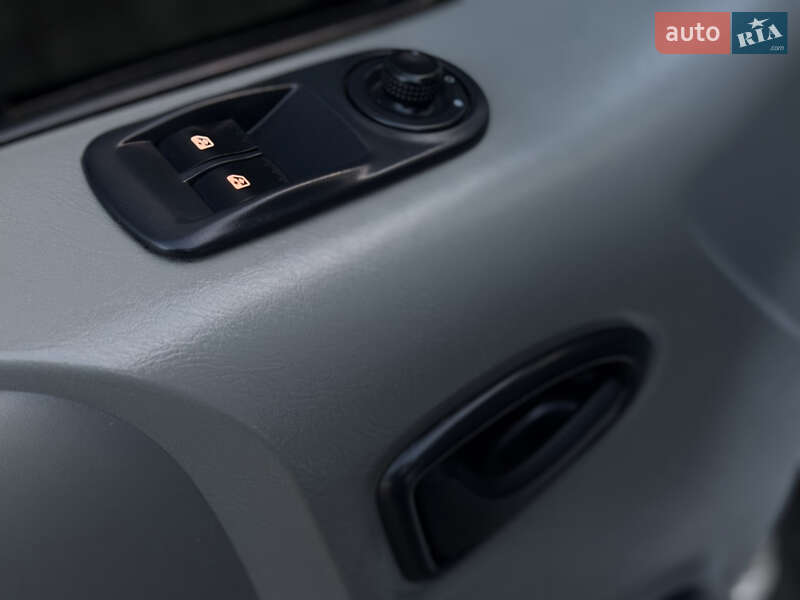 Минивэн Opel Vivaro 2007 в Черновцах фото 31 Минивэн Opel Vivaro 2007 в Черновцах