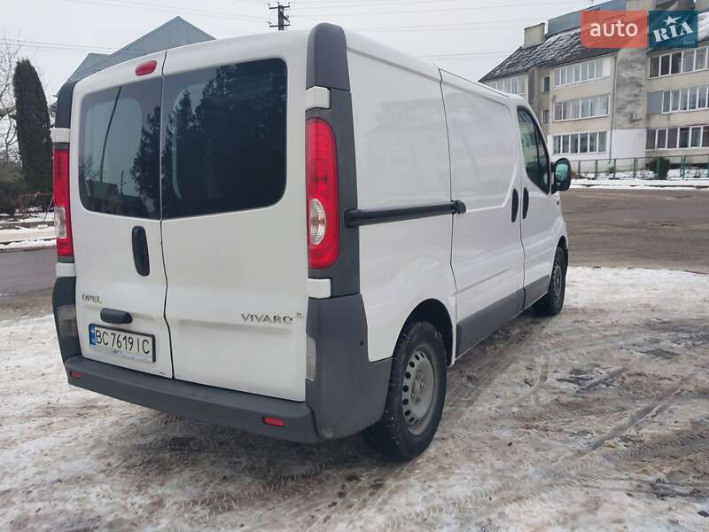 Грузопассажирский фургон Opel Vivaro 2013 в Жидачове