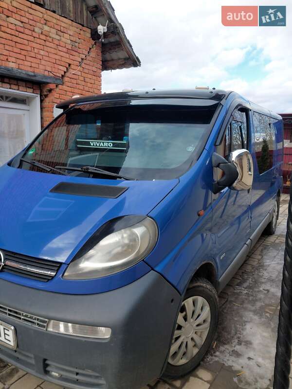 Вантажний фургон Opel Vivaro 2002 в Іллінцях