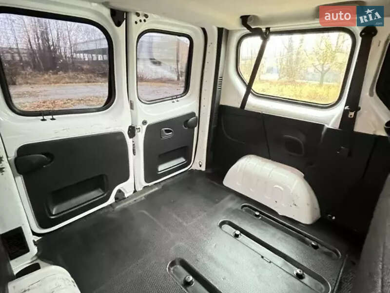 Минивэн Opel Vivaro 2015 в Радомышле