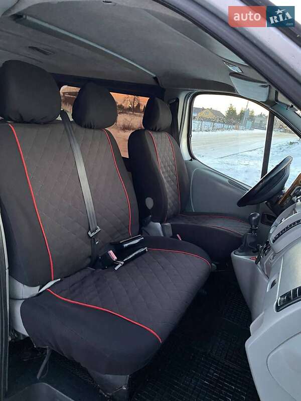 Минивэн Opel Vivaro 2004 в Новояворовске