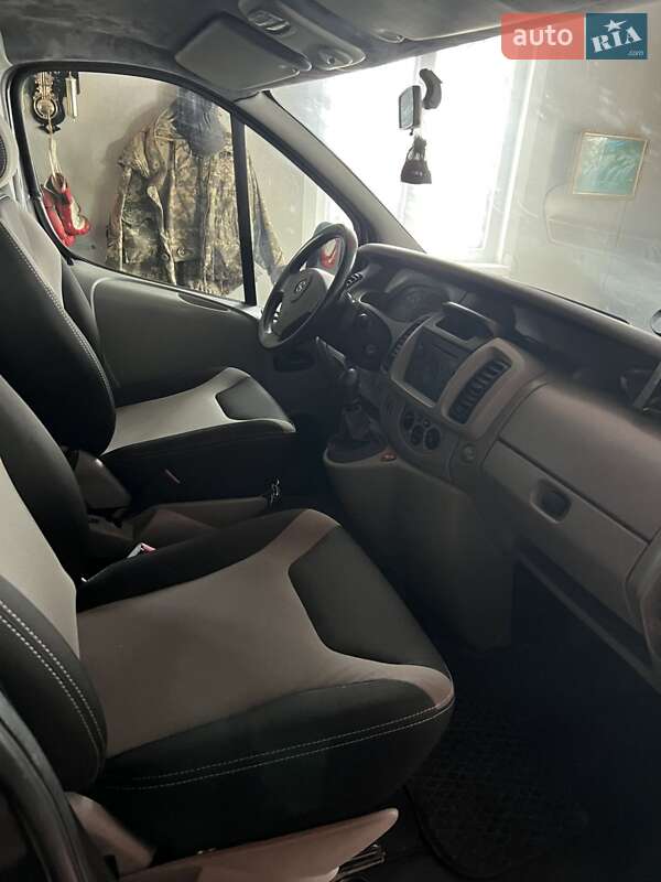 Минивэн Opel Vivaro 2005 в Тлумаче фото 8 Минивэн Opel Vivaro 2005 в Тлумаче