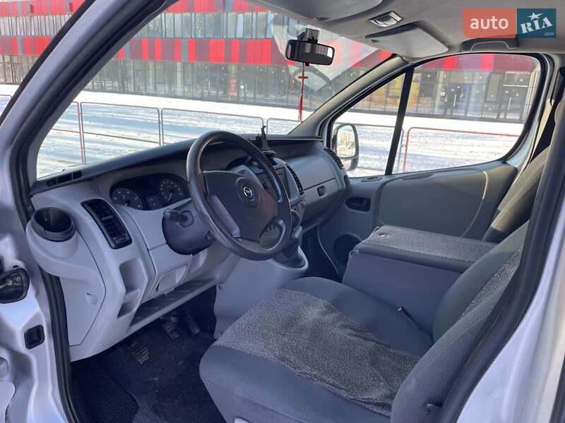 Мінівен Opel Vivaro 2005 в Рівному фото 10 Мінівен Opel Vivaro 2005 в Рівному
