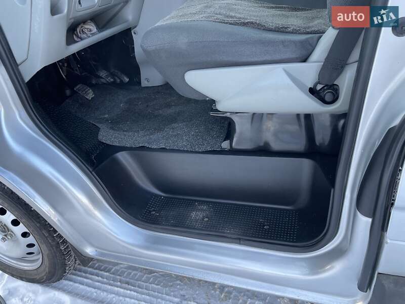 Мінівен Opel Vivaro 2005 в Рівному фото 12 Мінівен Opel Vivaro 2005 в Рівному