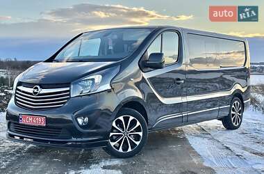 Мінівен Opel Vivaro 2016 в Бурштині