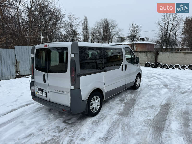 Мінівен Opel Vivaro 2003 в Дніпрі